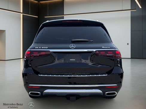 Used 2025 Mercedes-Benz GLS 450 4MATIC image 5