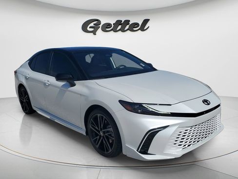 Used 2026 Toyota Camry XSE FWD image 3