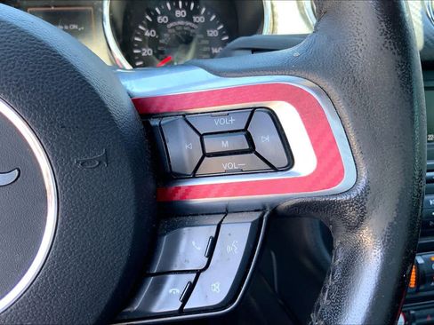 Used 2017 Ford Mustang Coupe RWD image 23