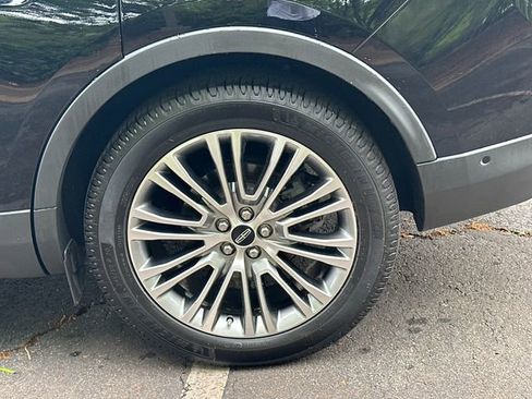 Used 2016 Lincoln MKX Reserve w/ Technology Package FWD image 23