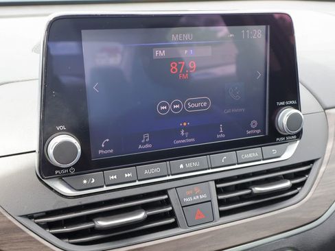 Used 2025 Nissan Altima 2.5 SV image 5