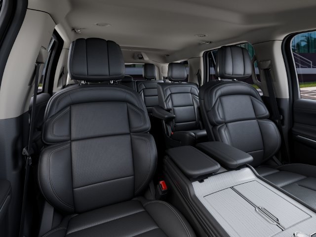 New 2027 Lincoln Navigator Premiere RWD image 10
