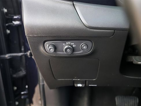 Used 2021 Buick Encore GX Preferred w/ Cold Weather Comfort Package image 18