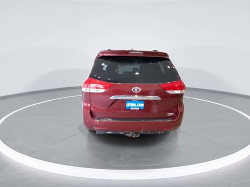 Used 2014 Toyota Sienna Limited AWD/4WD image 7