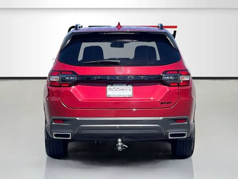 Used 2025 Honda Pilot Sport image 6