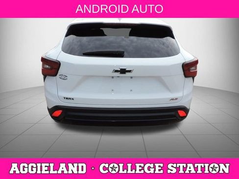 Used 2024 Chevrolet Trax RS w/ Sunroof Package image 5