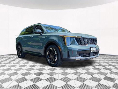 Used 2025 Kia Sorento EX w/ EX Panoramic Sunroof Package FWD image 17