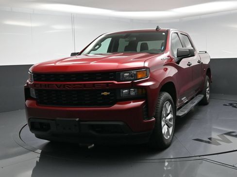 Used 2019 Chevrolet Silverado 1500 Custom w/ Custom Value Package AWD/4WD image 11