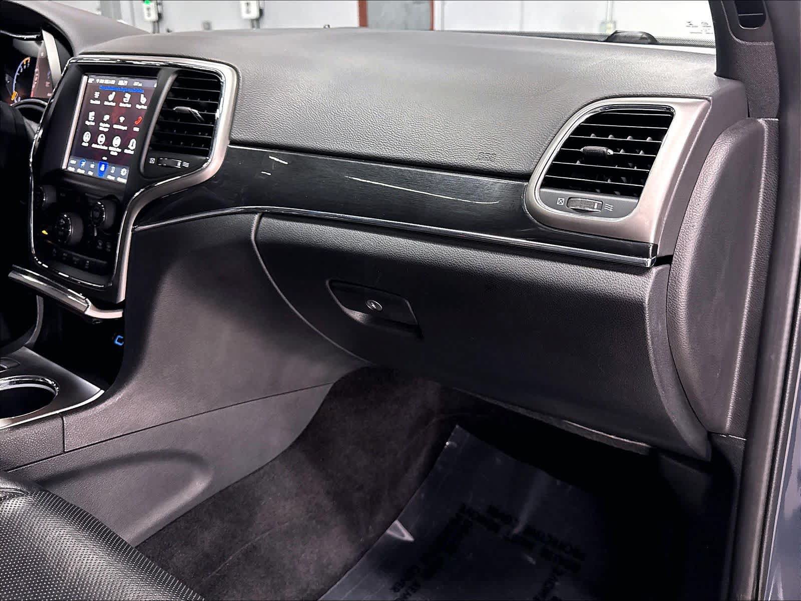 Used 2018 Jeep Grand Cherokee Trailhawk w/ Trailhawk Luxury Group AWD/4WD image 18