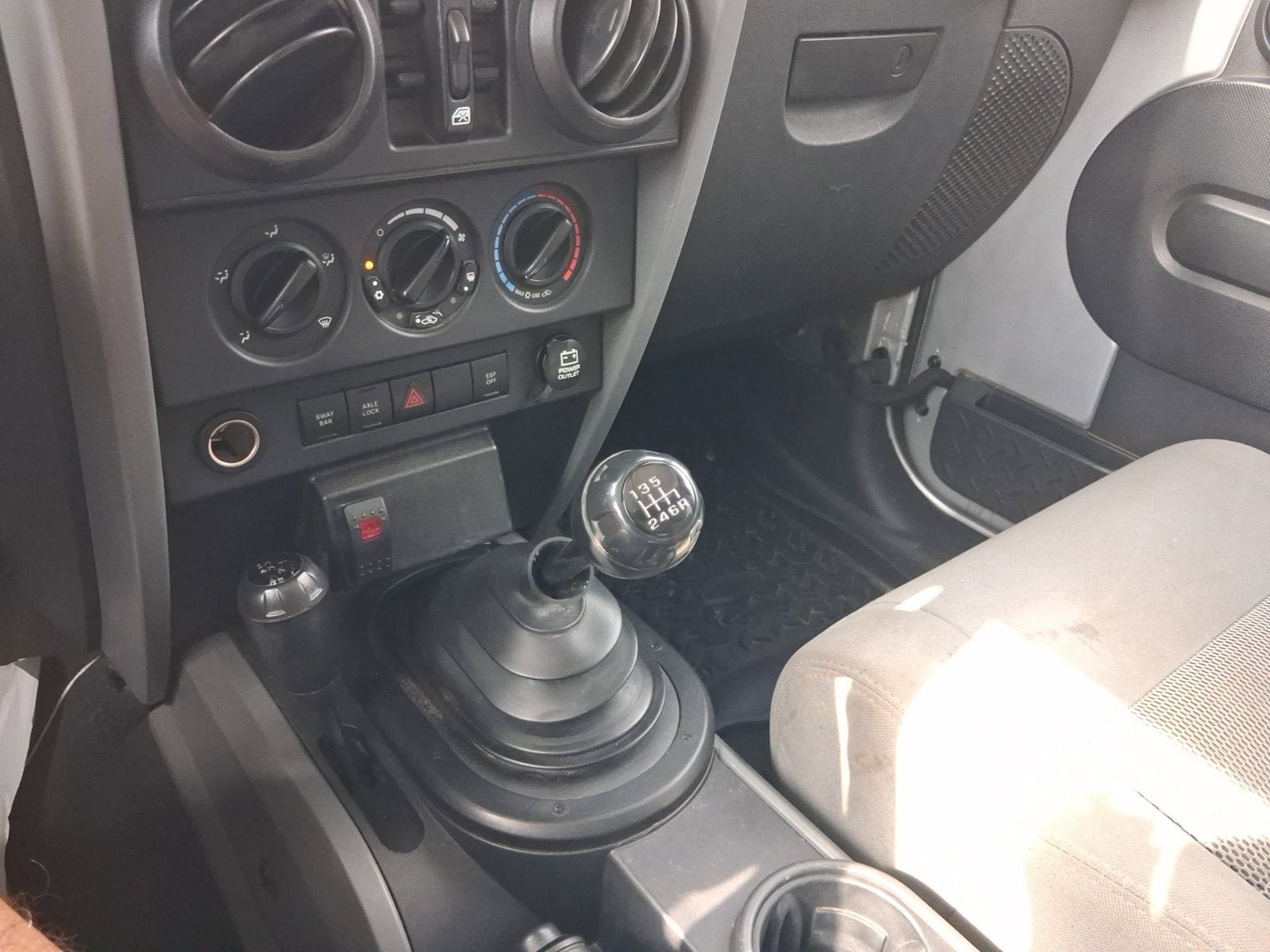 Used 2008 Jeep Wrangler Unlimited Rubicon w/ PWR Convenience Group AWD/4WD image 17