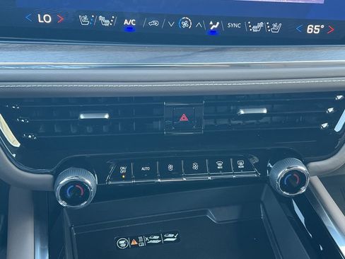 New 2026 Chevrolet Suburban High Country image 6