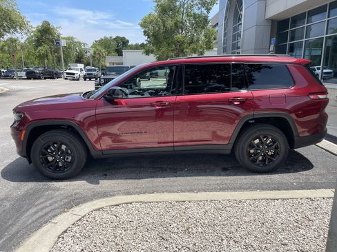 New 2025 Jeep Grand Cherokee L Altitude image 4