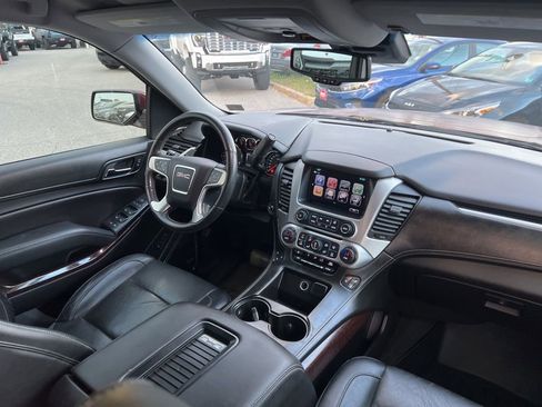 Used 2017 GMC Yukon SLT image 33