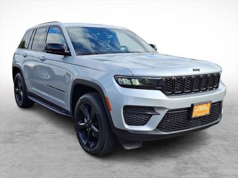 Certified 2022 Jeep Grand Cherokee Altitude image 7