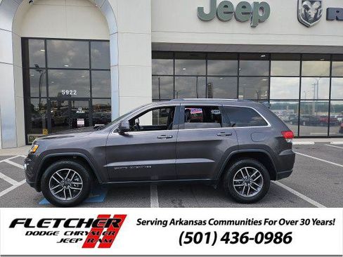 Certified 2020 Jeep Grand Cherokee Laredo w/ Laredo X Package RWD image 1