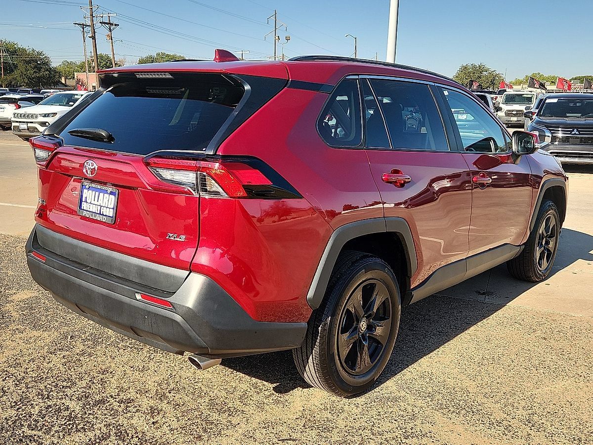 Used 2025 Toyota RAV4 XLE FWD image 4