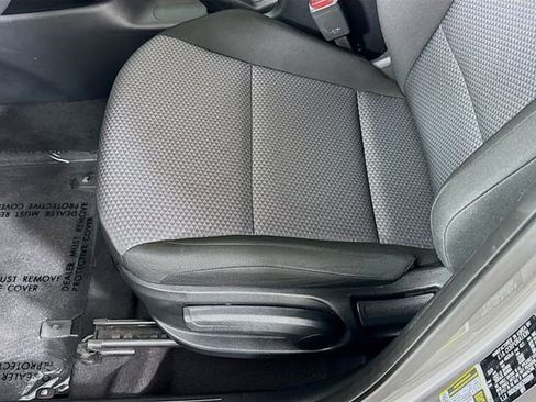 Used 2025 Kia Soul LX w/ LX Technology Package FWD image 18