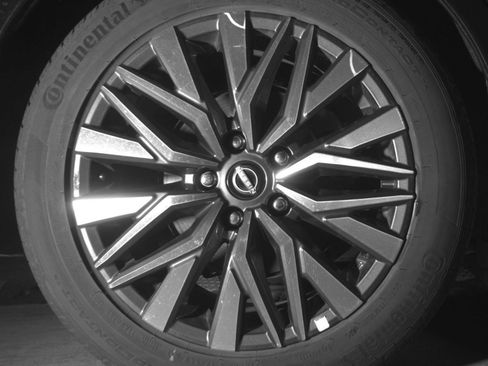 Used 2025 Nissan Altima 2.5 SV FWD image 15