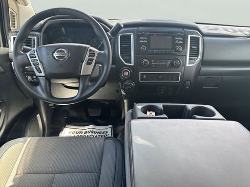 Used 2018 Nissan Titan S AWD/4WD image 20