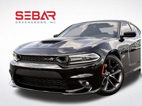 Used 2019 Dodge Charger Scat Pack RWD image 2