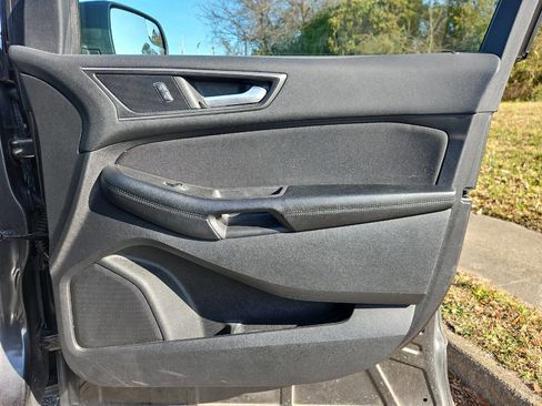 Used 2015 Ford Edge SE image 14