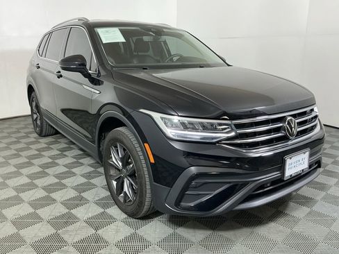 Used 2023 Volkswagen Tiguan SE image 4