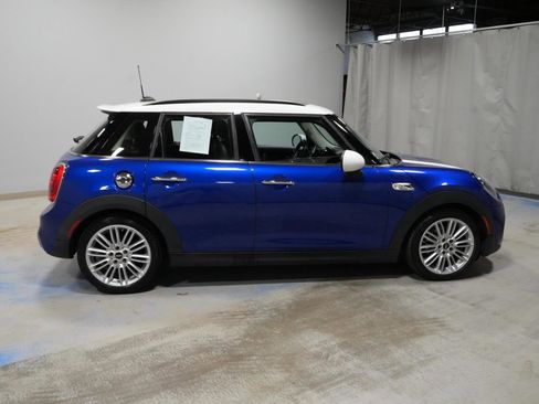 Used 2019 MINI Cooper S w/ Signature Upholstery Package image 16