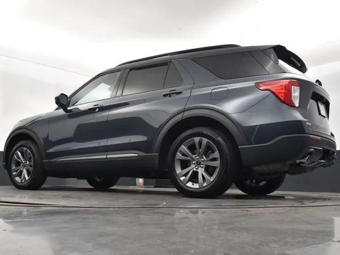 Used 2022 Ford Explorer XLT w/ Equipment Group 202A AWD/4WD image 12