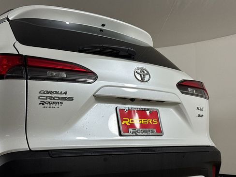 Certified 2024 Toyota Corolla Cross XLE w/ Convenience Package image 27