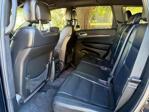 Used 2018 Jeep Grand Cherokee Limited AWD/4WD image 26