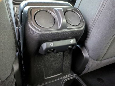 Used 2018 Jeep Wrangler Unlimited Sport S AWD/4WD image 14