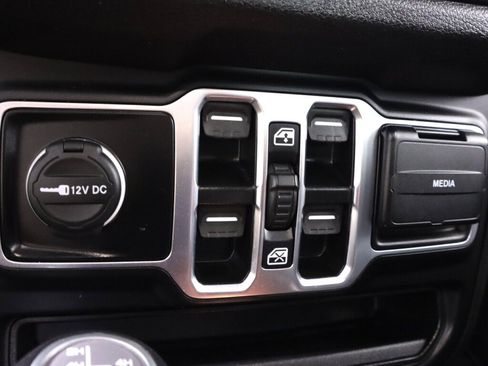 Used 2024 Jeep Wrangler Unlimited w/ Convenience Group AWD/4WD image 27