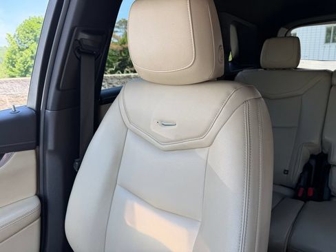 Used 2019 Cadillac XT5 FWD image 21