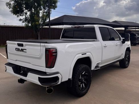 Used 2024 GMC Sierra 2500 AT4 w/ AT4 Premium Plus Package AWD/4WD image 8