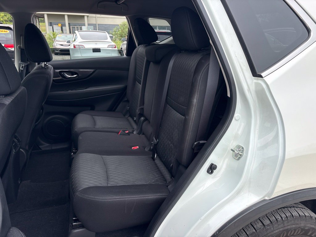 Used 2020 Nissan Rogue SV w/ Premium Package FWD image 14