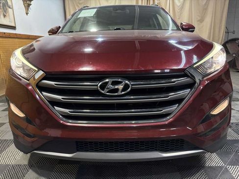 Used 2016 Hyundai Tucson Limited w/ Option Group 03 FWD image 3