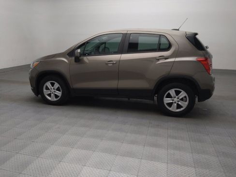 Used 2020 Chevrolet Trax LS image 3