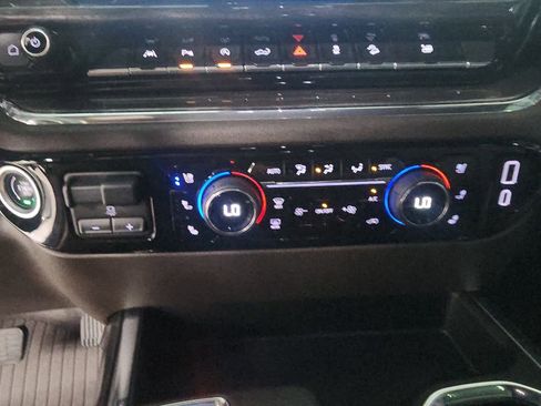 Used 2024 Chevrolet Silverado 1500 LTZ w/ LTZ Premium Package image 34