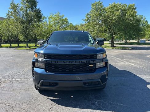 Used 2020 Chevrolet Silverado 1500 Custom w/ Custom Value Package AWD/4WD image 2