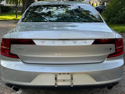 Used 2018 Volvo S90 T5 Momentum w/ Convenience Package image 6