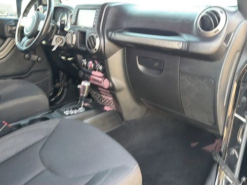 Used 2017 Jeep Wrangler Sport w/ Connectivity Group image 60