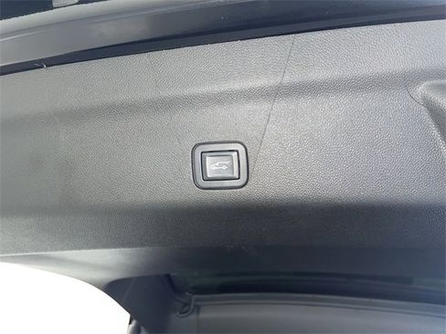 Used 2021 Chevrolet Tahoe Z71 w/ Rear Media and Nav Package image 17