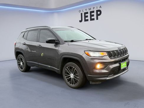 Certified 2023 Jeep Compass Altitude w/ Sun and Sound Group image 8