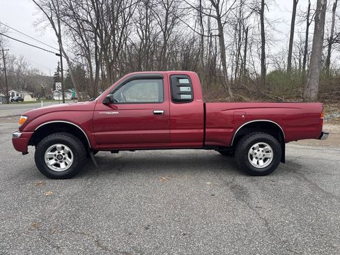 Used 1998 Toyota Tacoma 4x4 Xtracab V6 image 2