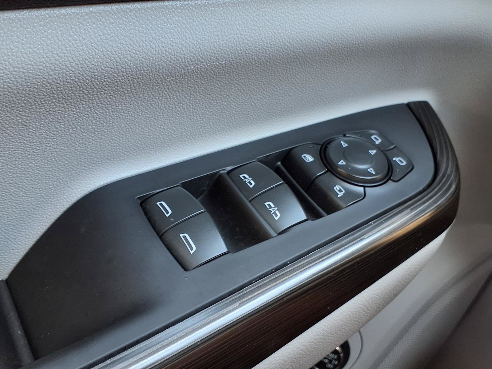 Used 2022 GMC Acadia SLT w/ Preferred Package FWD image 22