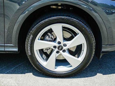 Used 2025 Audi Q5 Premium Plus w/ Premium Plus AWD/4WD image 9