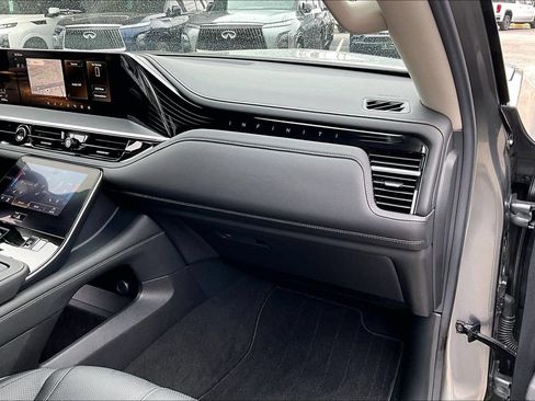 Certified 2025 INFINITI QX80 Sensory AWD/4WD image 22