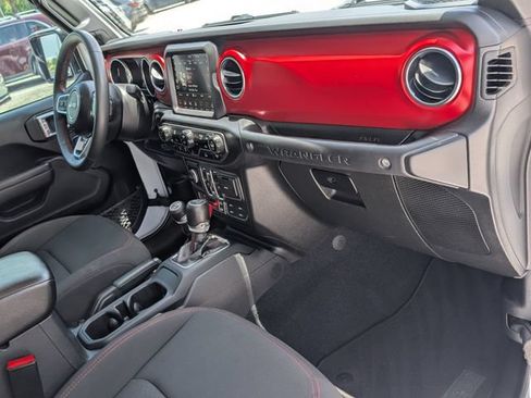 Used 2023 Jeep Wrangler Unlimited Rubicon AWD/4WD image 26