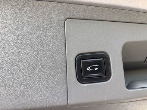 Used 2020 Cadillac XT5 Premium Luxury w/ LPO, Floor Liner Package image 37