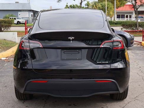 Used 2023 Tesla Model Y Long Range image 12
